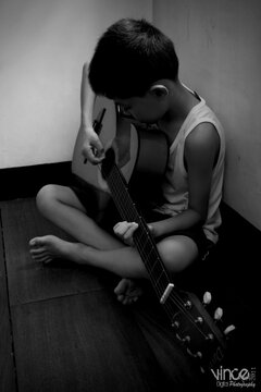 learning_how_to_play_guitar_by_vhive-d3ga6zs.jpg